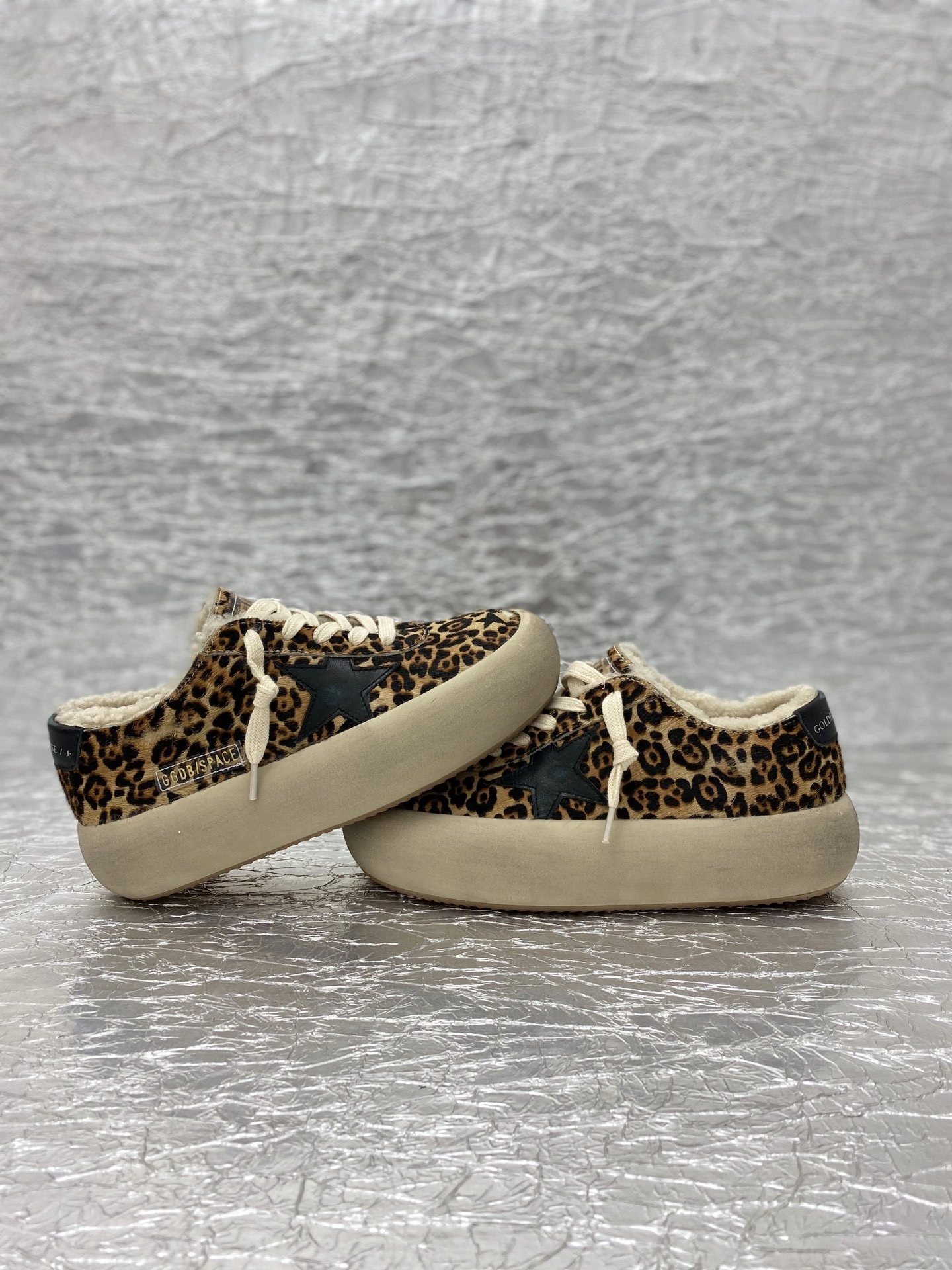 OOBB-- 6642 GWF00346.F002996.81472 GMF00346.F002996.81472 Space cowhide item:E-X362J2902T